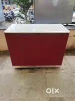 Shop counter table with wheels