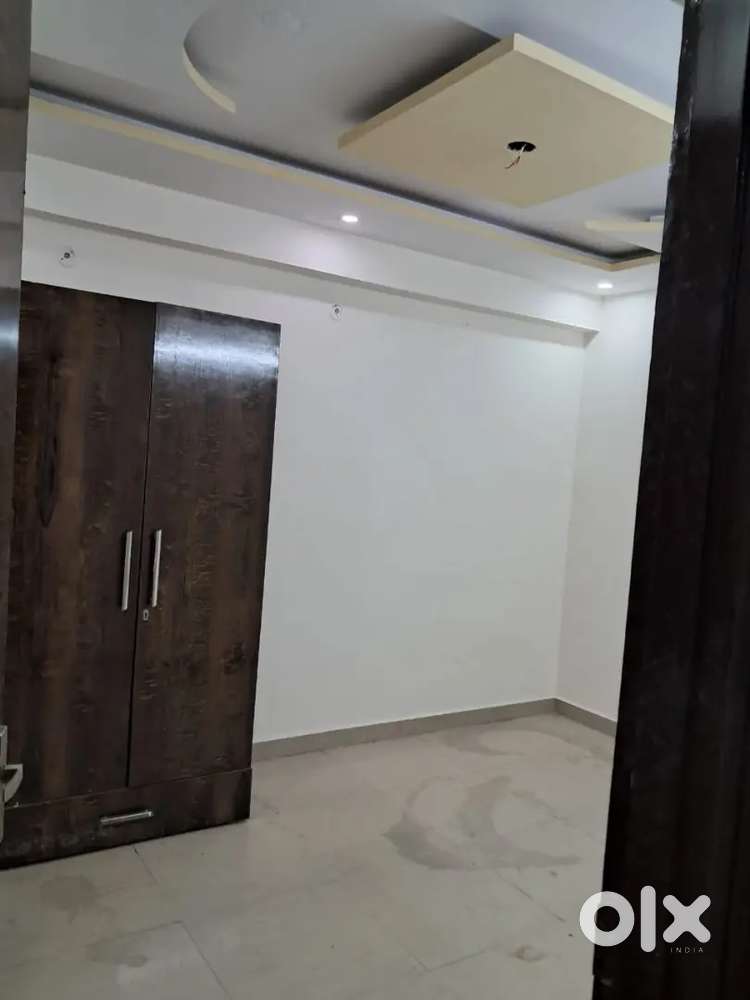 THREE BHK SEMI FURNISHED,RENT-20000