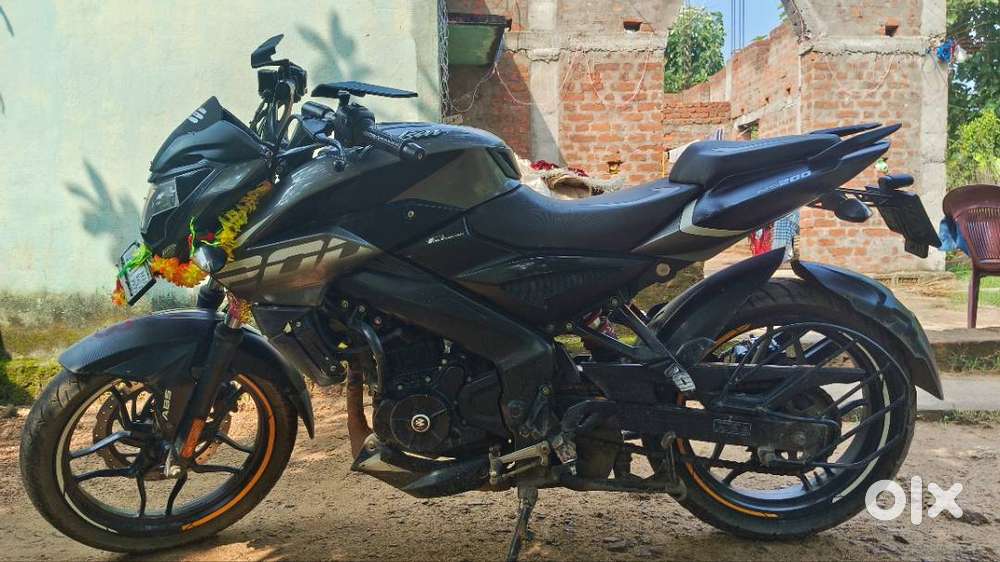 Ns 200 bs6 bike , vehicle age 3 years