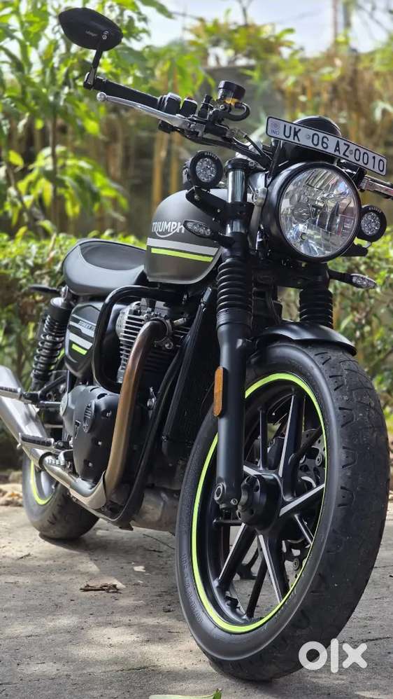 Triumph Street Twin 900 2020 September superb condition