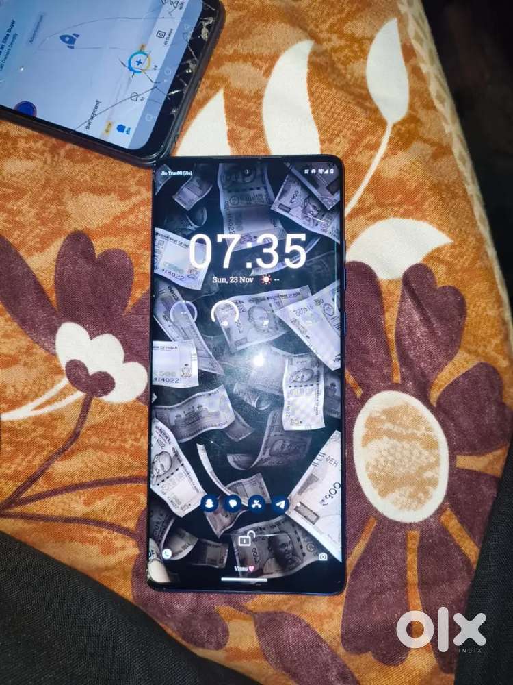 Motog85 45GB/128 GB FRONT 32 MP/REAR 50 MP+8MP DISPLAY 2400X1080 BEST