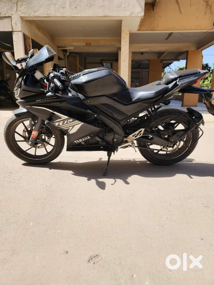 Matt Black R15 V3 in very good condition