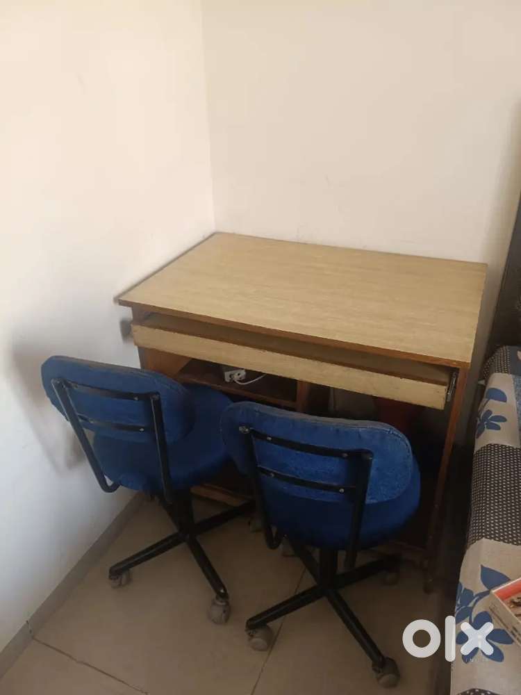 Computer table with chairs