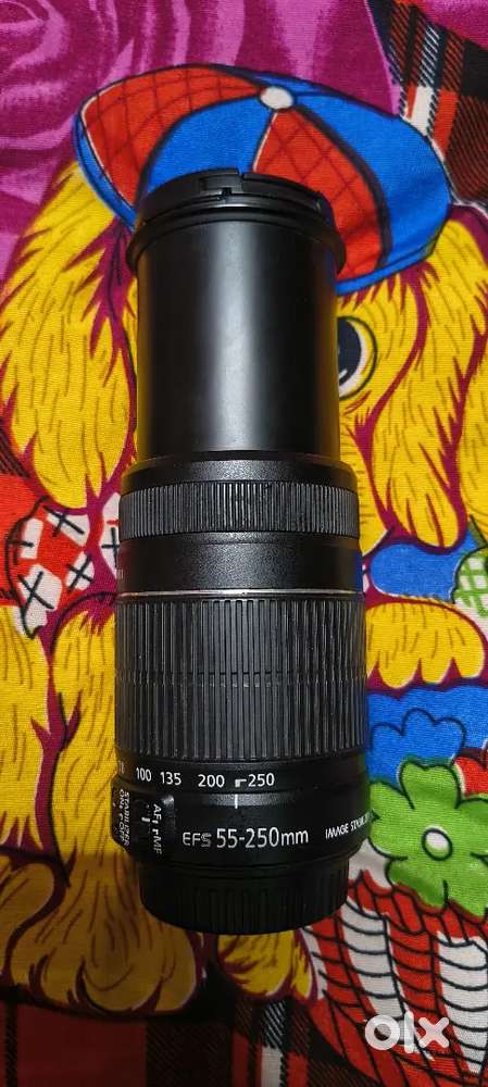 Canon 700 D with 18.55 and 55.250 lens touch screen