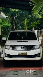 Toyota Fortuner 4x4, very low km, Top notch condition.