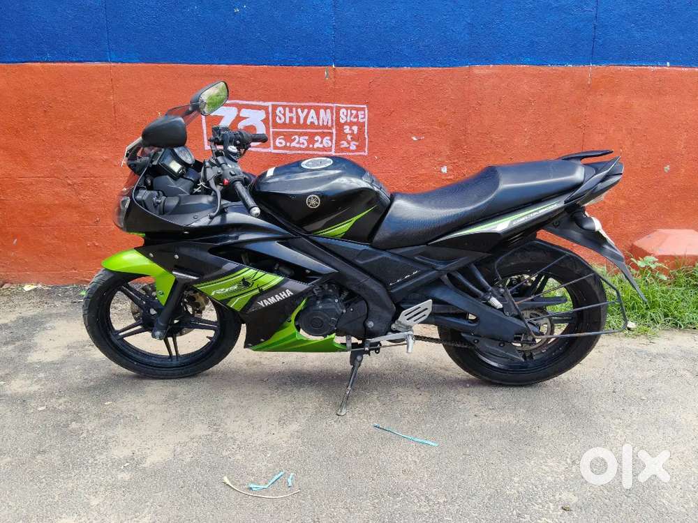 Yamaha R15S Black and green.
