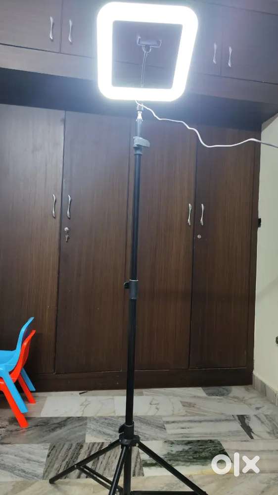 STAND WITH LIGHT( RING LIGHT)