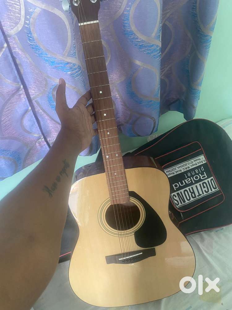 Yamaha F310 Guitar