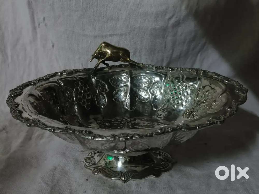 Antique pure brass solid heavy urli cum candle floating bowl 36/29 cm.