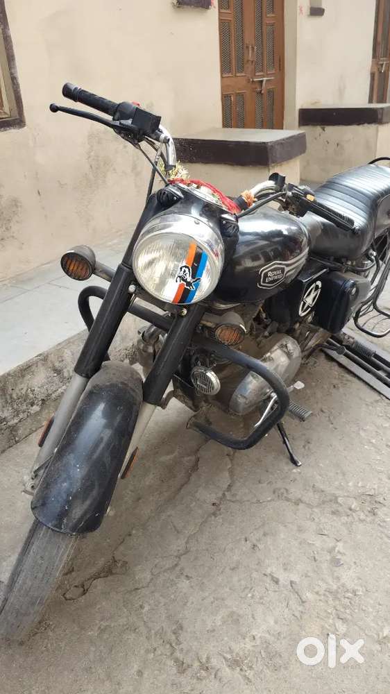 Black colour good condition standard gadi