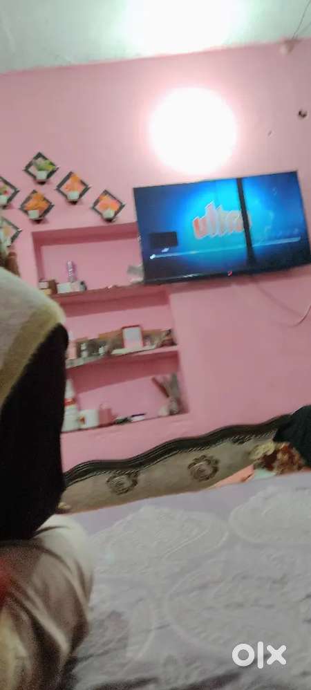 Mi tv  लाइन है बस new है 43इंच