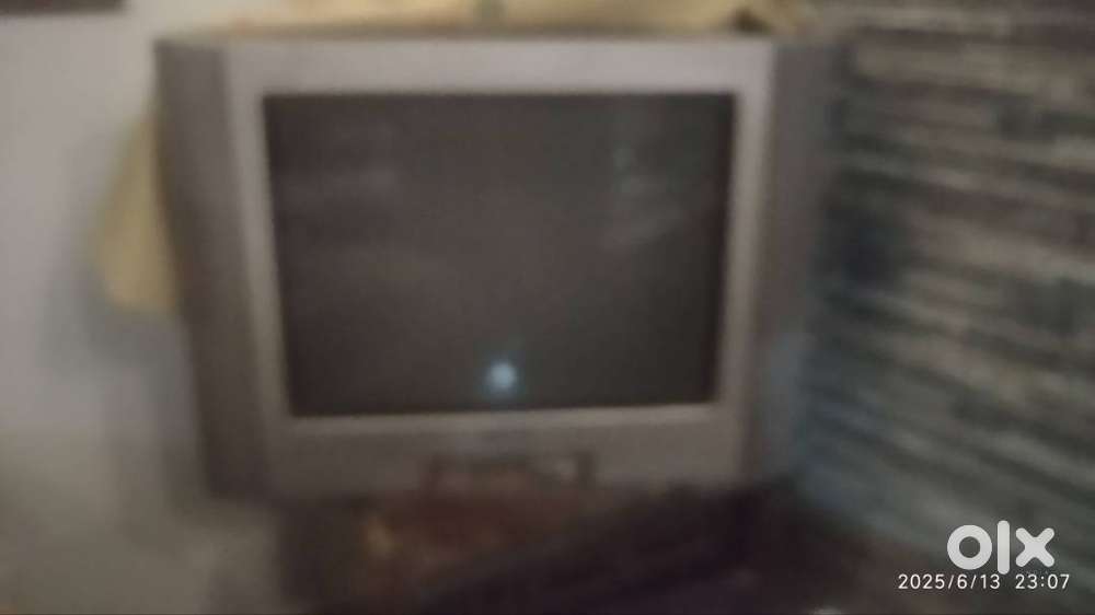 Both 21 inches Sony t.v