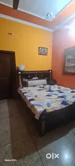 Semi furnished rooms available near Doon University Mothrowala(family)