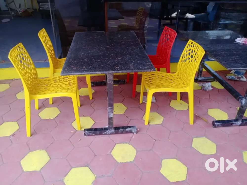 HOTEL CHAIRS AND TABLE/RESTAURANT CHAIRS TABLE SOFA/ CAFE DINNING SET