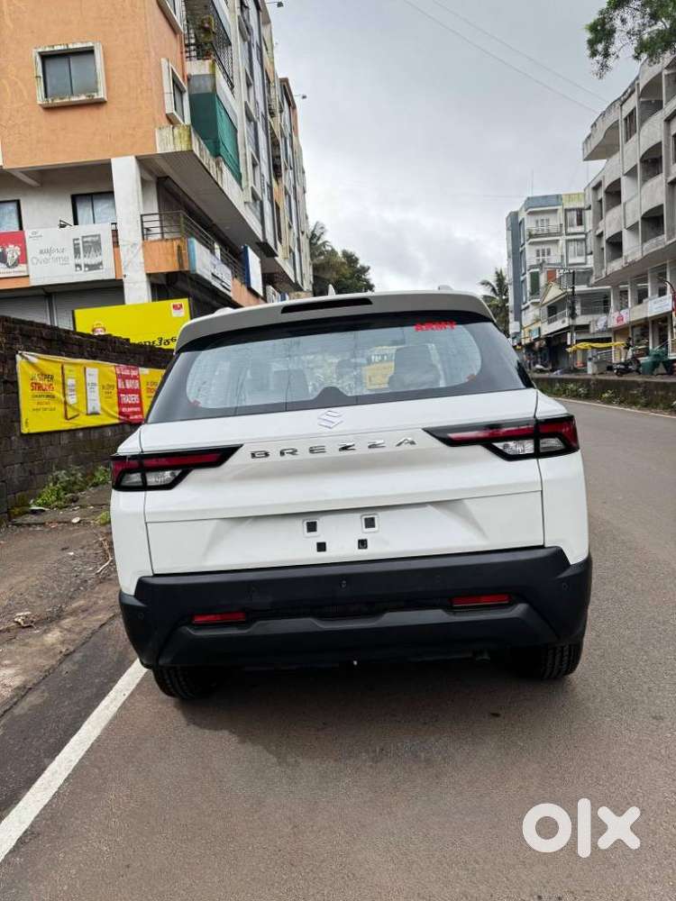 Maruti Suzuki Brezza 1.5 VXI SMART HYBRID, 2024, Petrol