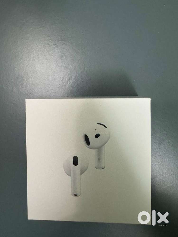 Airpods 4 with Active Noise Cancellation