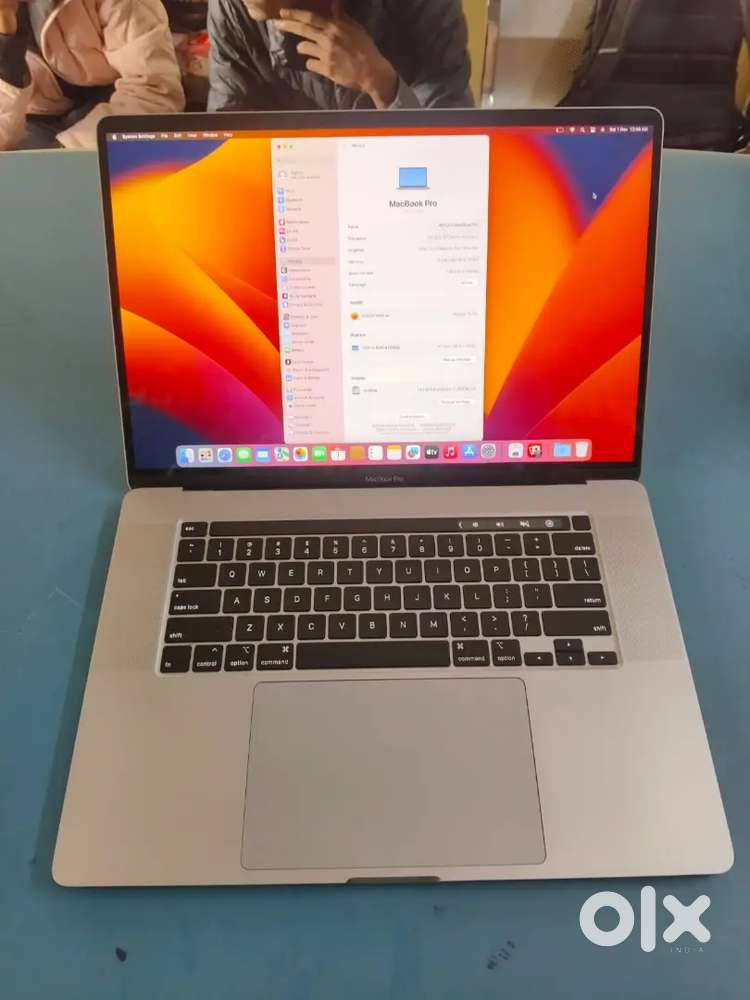 *MACBOOK PRO A2141 TOUCH BAR*

Core i7 9Th Gen
16 GB DDR4 RAM
512 GB*
