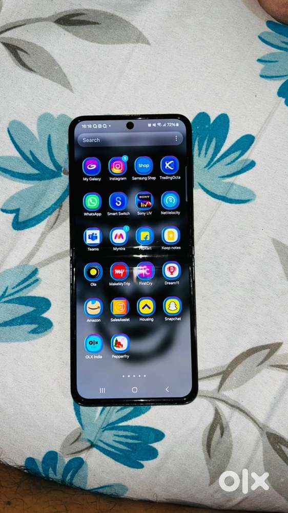 Samsung flip5 256gb in warranty