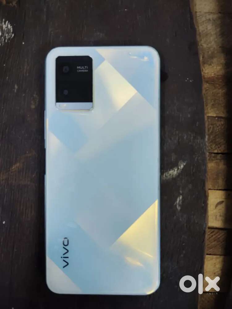 Charger available no problem blutooth free
