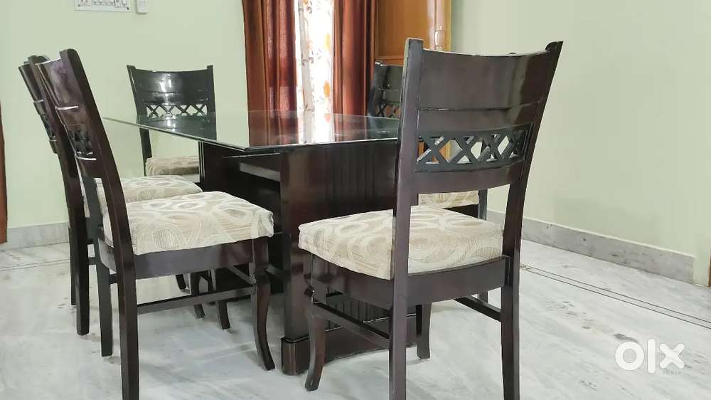 6 Seater Dining Table