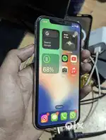 iPhone X 64GB (Battery health 68%)