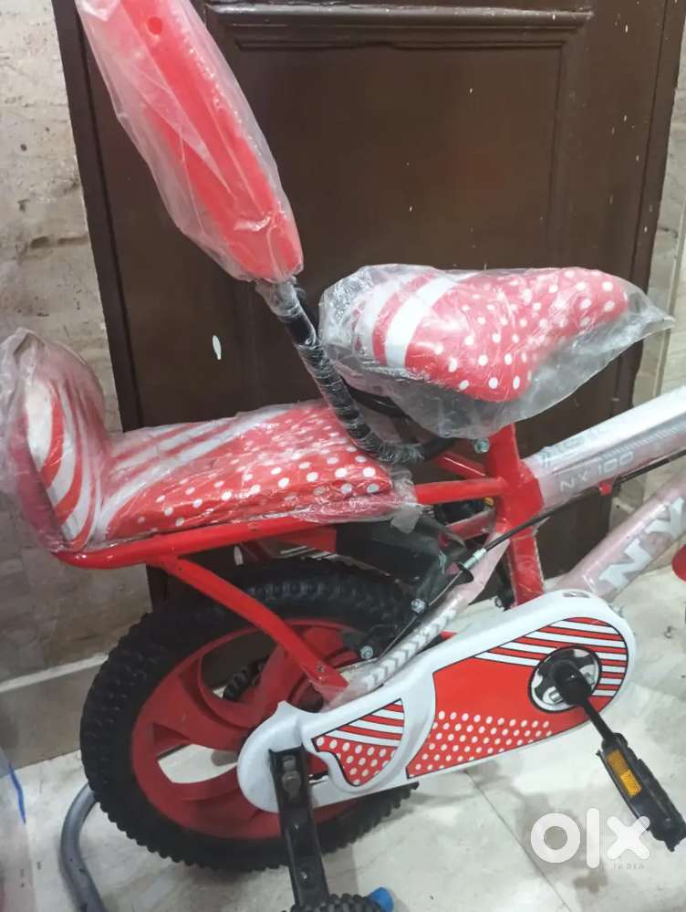 Kids cycle new hai 2 year se 10 year ke baby tk use hai