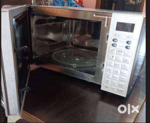 BRAND NEW NOT USED MICROWAVE OVEN -IFB 25L- CONVECTION MICROWAVE OVEN