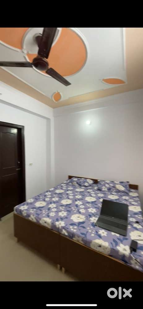 1 room available in 2bhk