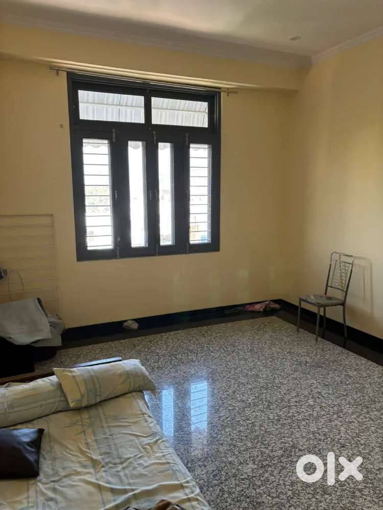 3 BHK semi Furnished Flat