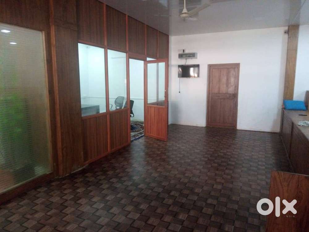 Office Rooms for Rent with Furniture in Main Road, Manjeri