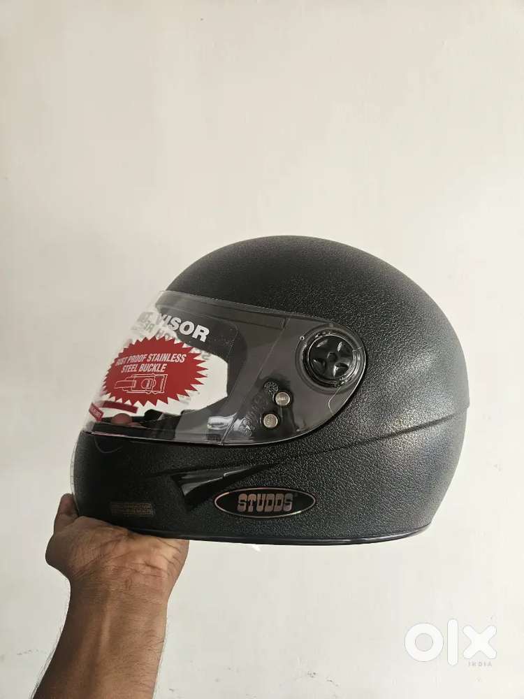 STUDDS Two wheeler helmet