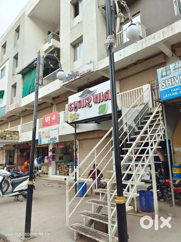 Shop for sale semi furnished