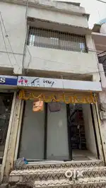 3floor shop rent pe deni hai