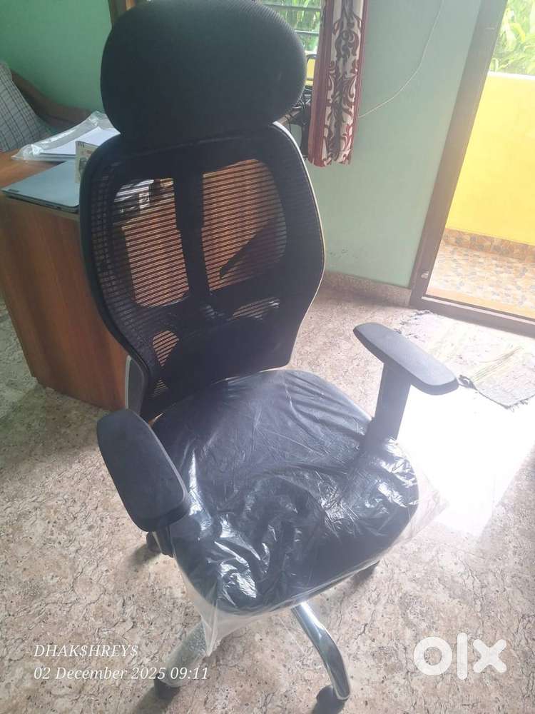 PREMIUM ERGONOMIC Office Chair  High Back Mesh  Adjustable Headrest