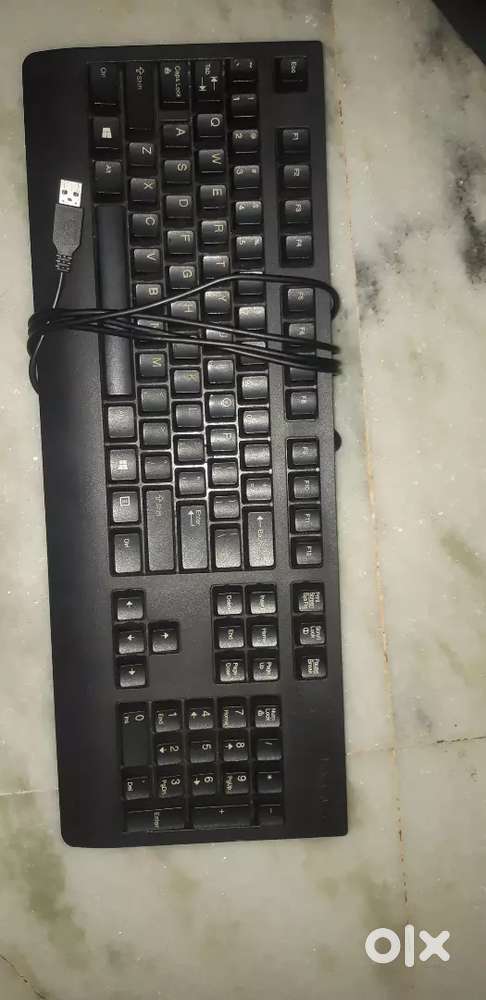Excellent condition Lenovo SK8827 wired keyboard