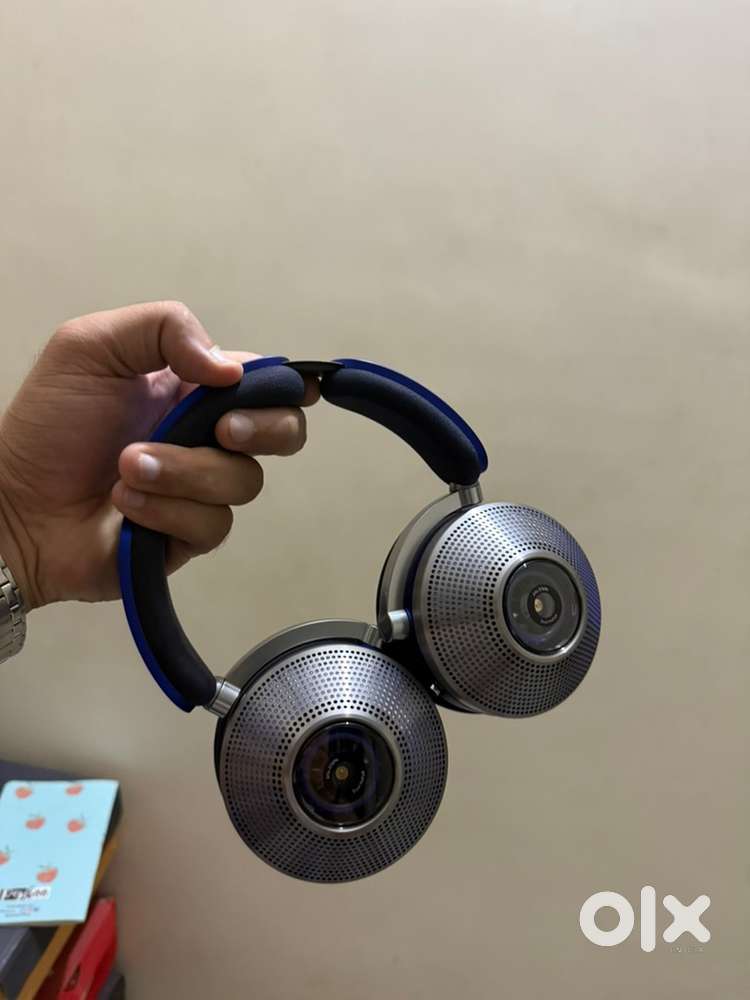Dyson headphone - Zone