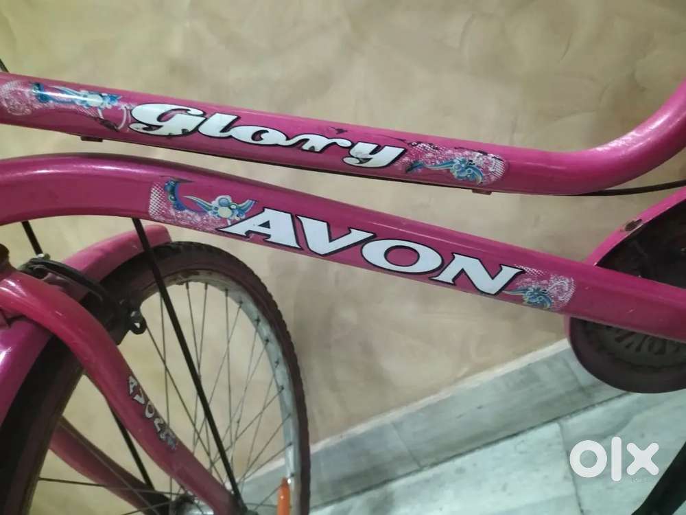 “Stylish Pink Avon Cycle – Great Condition, Only ₹2500!”