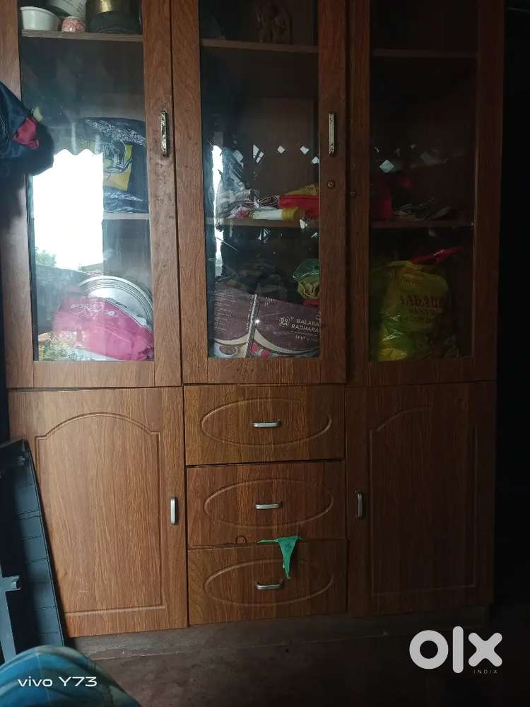 ALMARI SHOWCASE like new condition