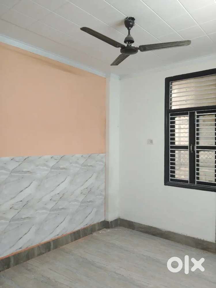 2 BHK Builder Flat Razapuri Gali No-1 Razapuri