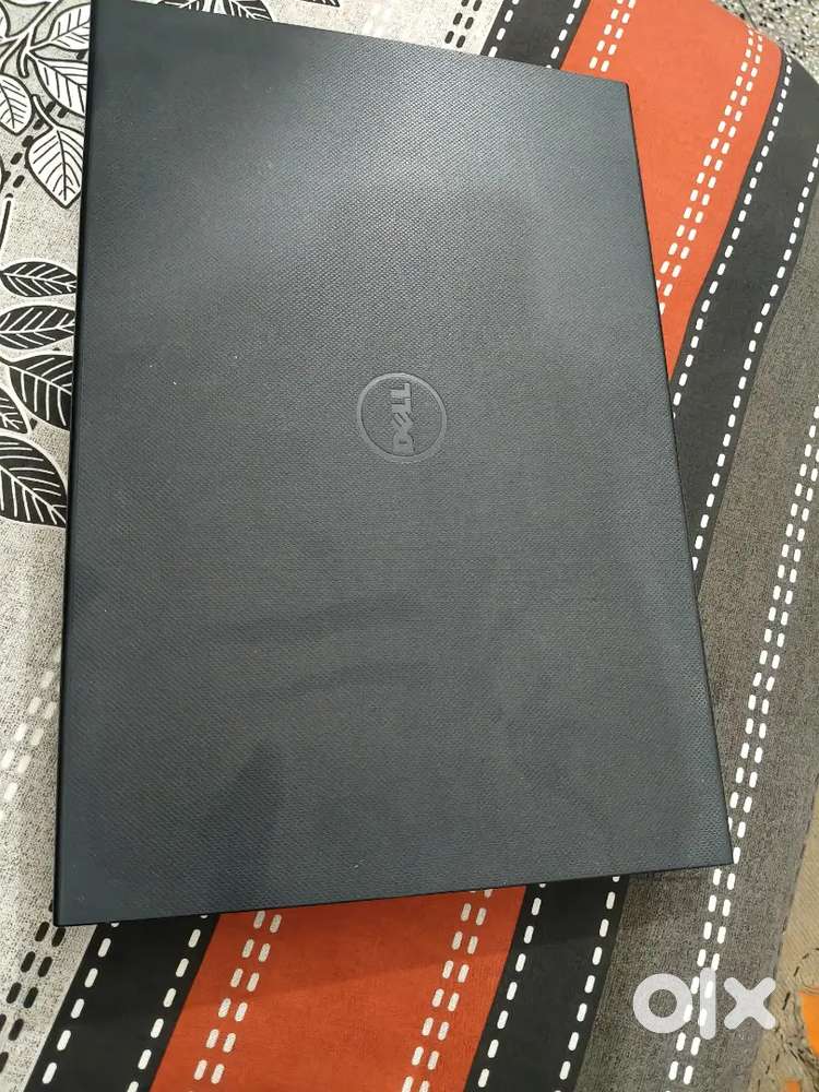 Dell i3 Inspiron 3000 series laptop 4gb ram and 704 gb storage