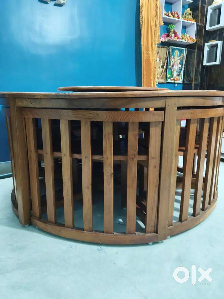 Round dining table 6 seater