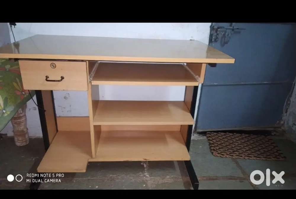 Computer Table