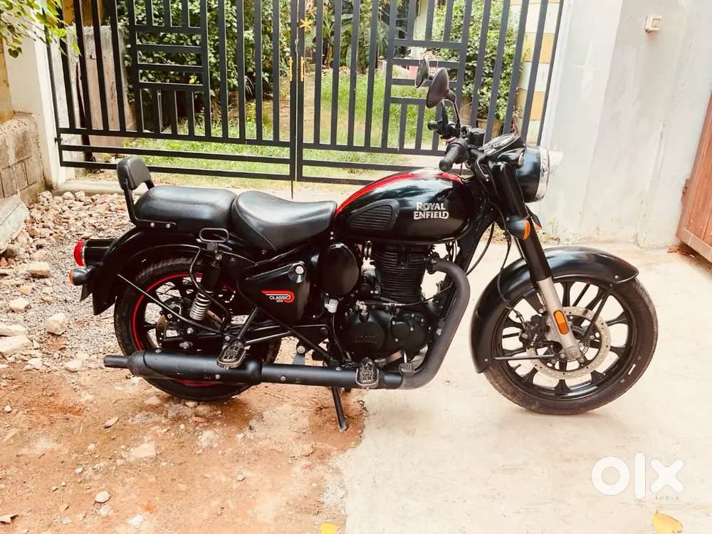 ROYAL ENFIELD CLASSIC DARK SERIES STEALTH BLACK (EXCHANGE AVAILABLE)