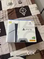Playstation 5 slim disk edition with 2 controller or with 2 game