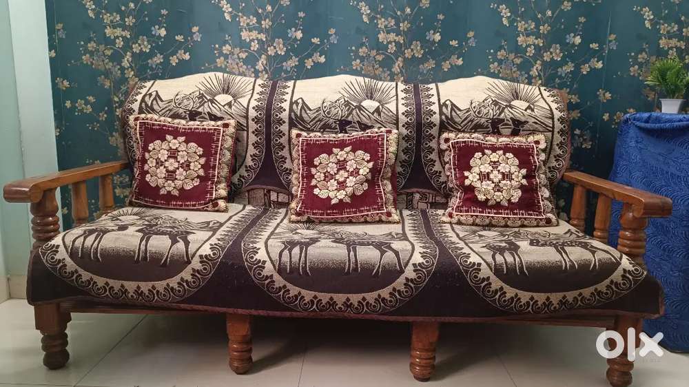 5 Seater Solid Wooden Sofa Set - Good Condition, Great Deal!