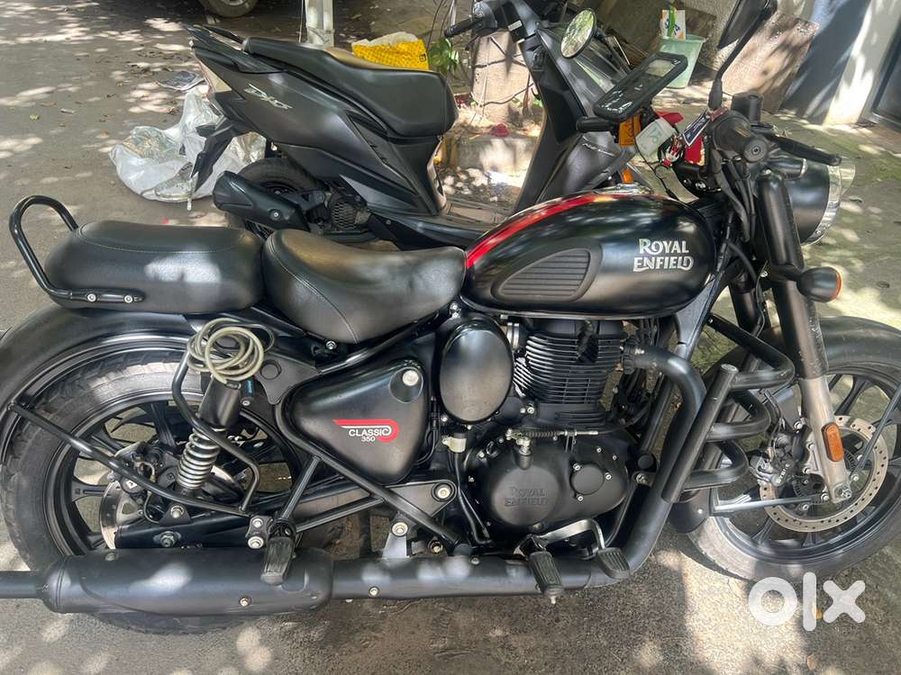 It’s a stealth black 2022 june model bike in a perfect condition