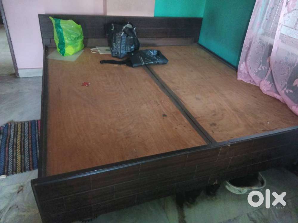Solid Wooden Bed (7 ft x 7.5 ft) – Excellent Condition