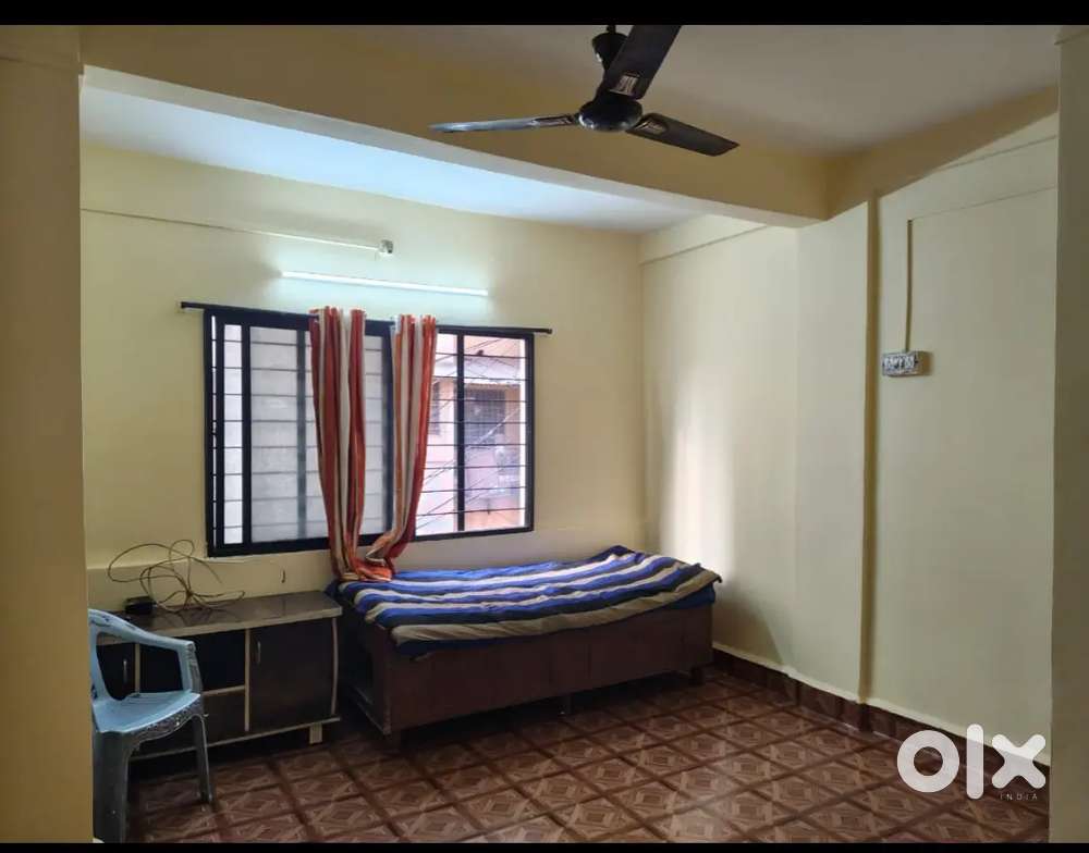 Arjent need a one girl  room mate