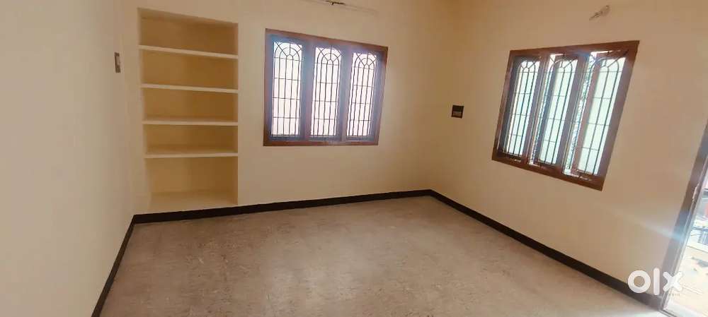 Arumbakkam 1st floor 2bhk house for rent