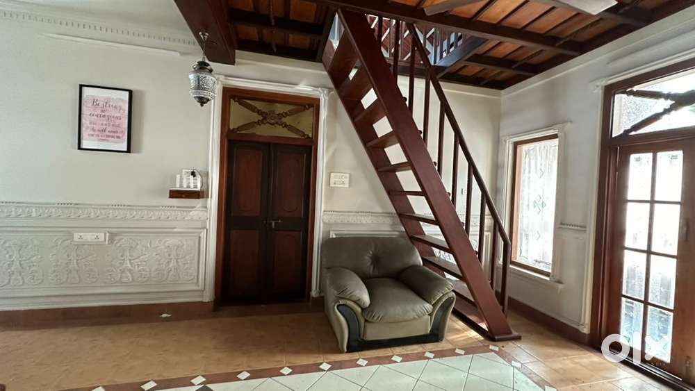 Colonial style house 4 sale